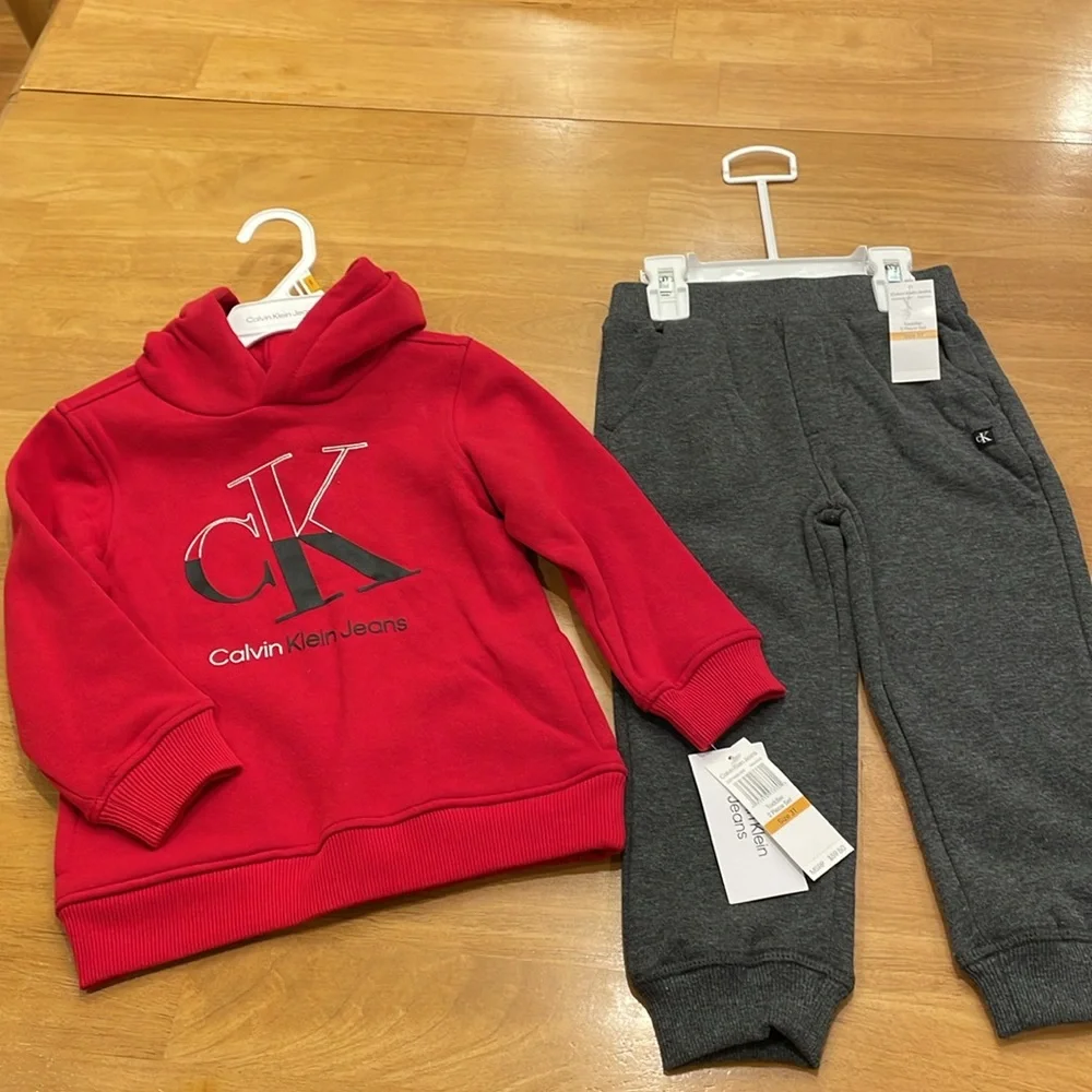 NWT Calvin Klein Toddler 3T 2 piece set Red Hoodie Sweatshirt Grey Sweatpants